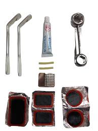 KIT DE PARCHES INCLUYE LIQUIDO PARCHES, PALANCAS LLAVE PAAR CICLISMO